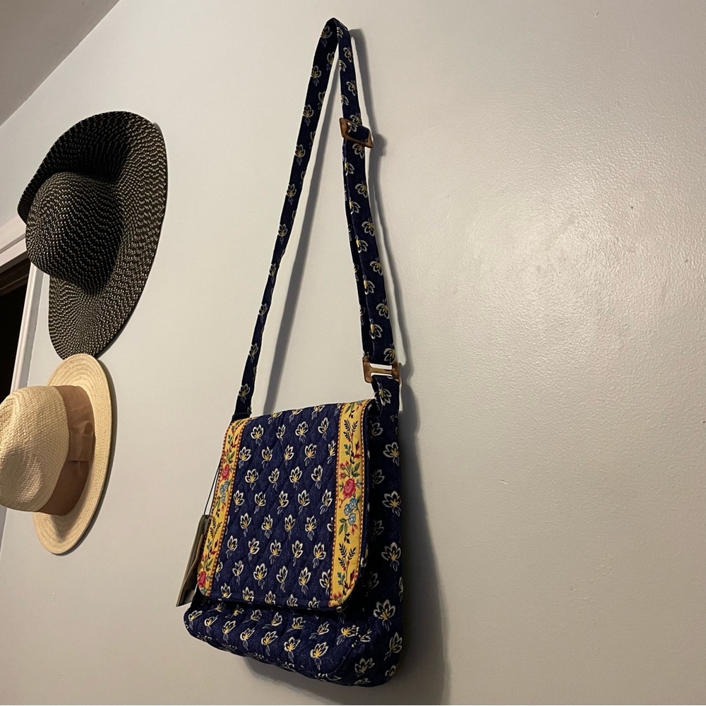 Vera Bradley Cross Body Bag Floral Navy/ Yellow New - Picture 5 of 14